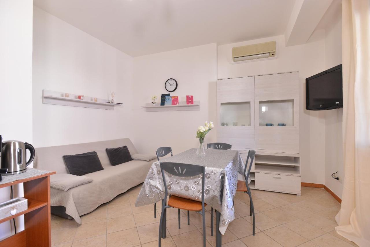 Izzhome Blue Sea Pula Ngoại thất bức ảnh